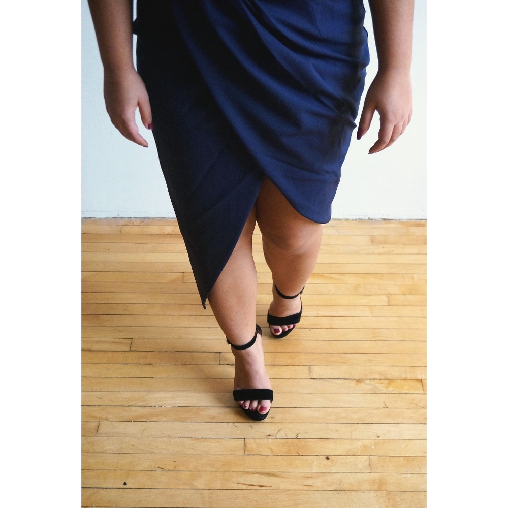 PREM | Rendition Midi Dress - Picture 4 of 4